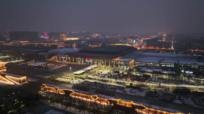 中国陕西西安大明宫遗址公园和西安火车站