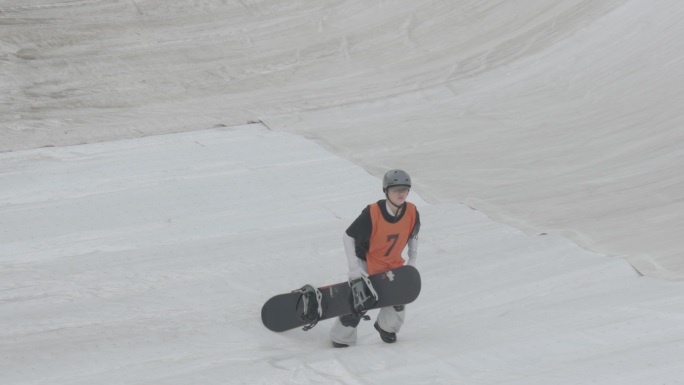 尖峰滑雪场 滑雪 旱雪 比赛 滑雪运动员
