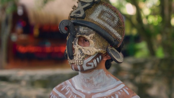身着民族服装的玛雅人近景。Coba,墨西哥。