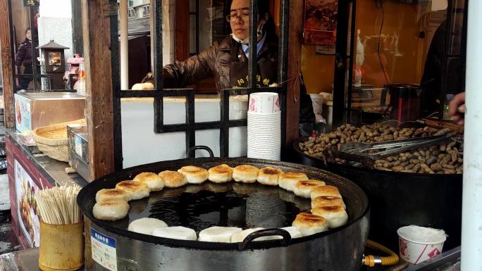 节日古城美食街，小吃街