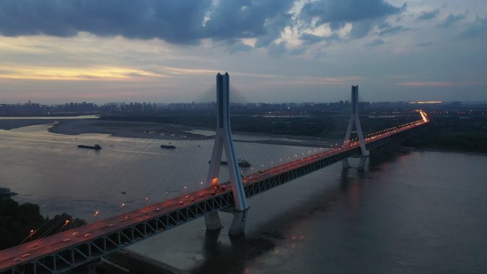 武汉市天兴洲长江大桥日落