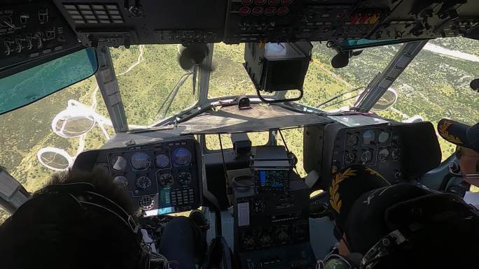 直升机驾驶员第一视角直升机森林防火巡查7