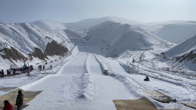 冬季的新疆滑雪场