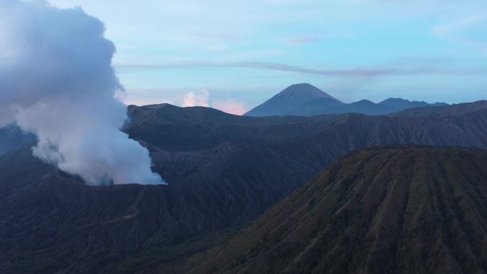 Bromo火山日出航拍