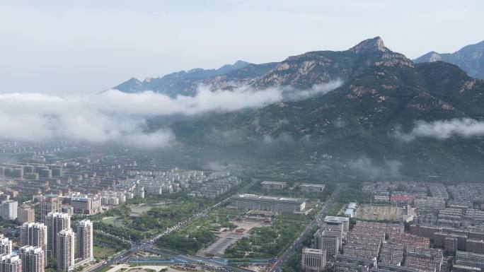 泰安泰山雨后云雾航拍