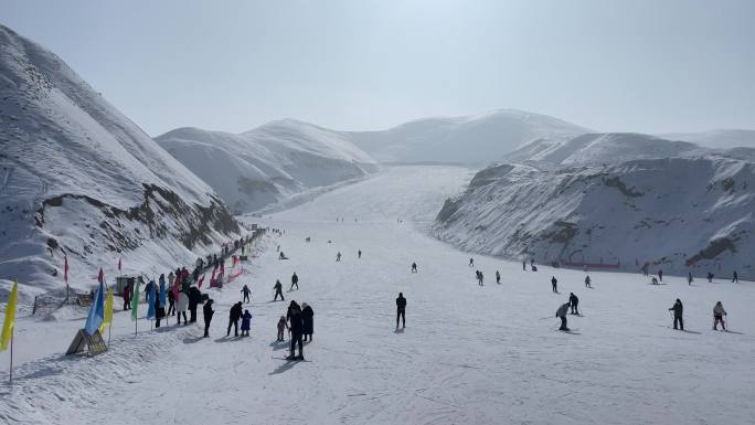 冬季的新疆滑雪场