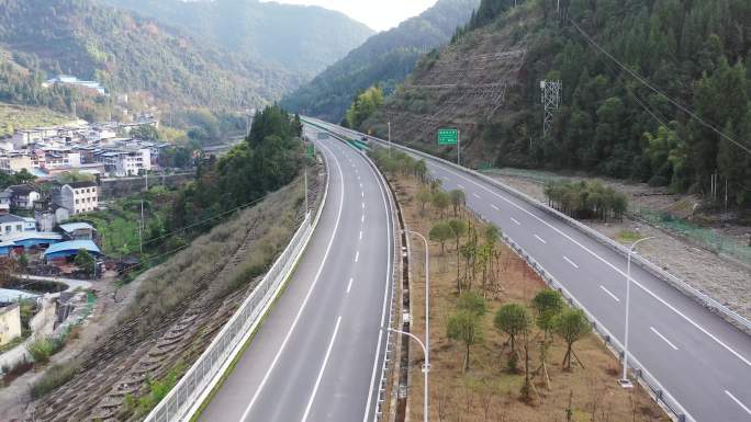 城开高速黄家梁隧道