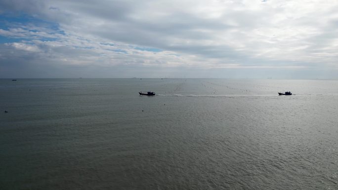 渔船 捕鱼 航行 南澳岛滨海风光航拍