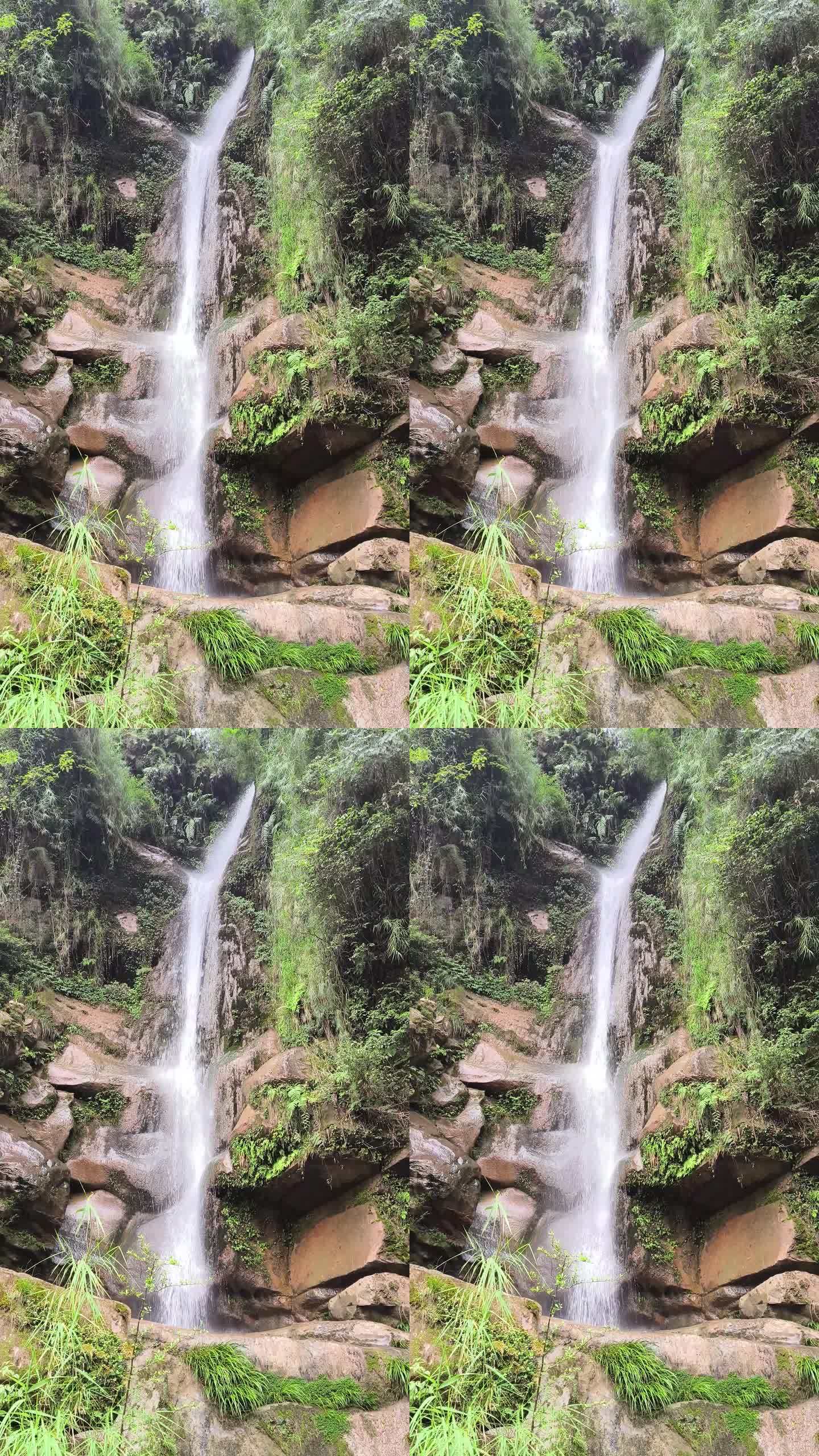 川藏景点龙尾峡山上溪流形成的小瀑布