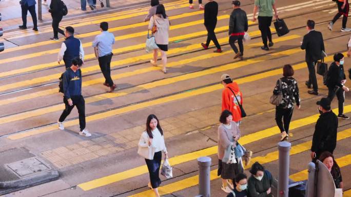 香港人流过马路