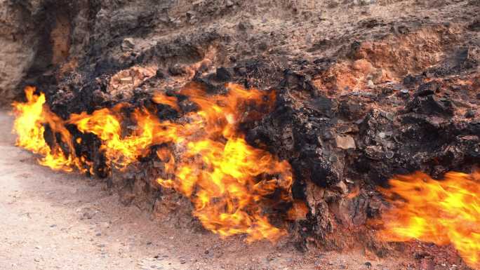 阿塞拜疆巴库YANARDAG天然气火山