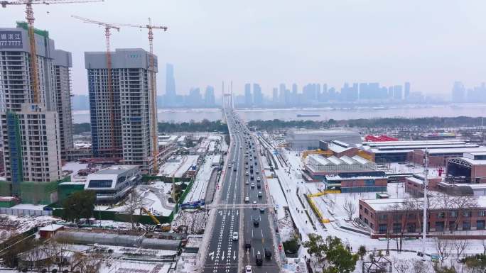 武汉城市冻雨雪灾积雪