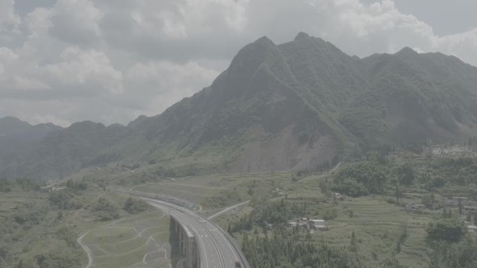 4K航拍大山高速公路和隧道多组镜头云南