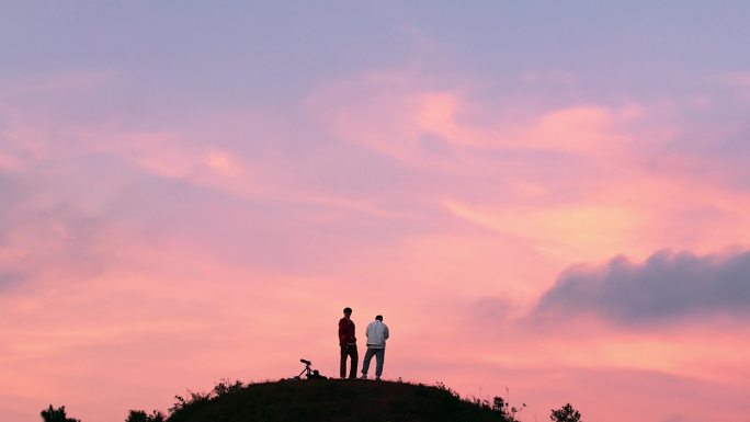 人与风车 罗定风车山