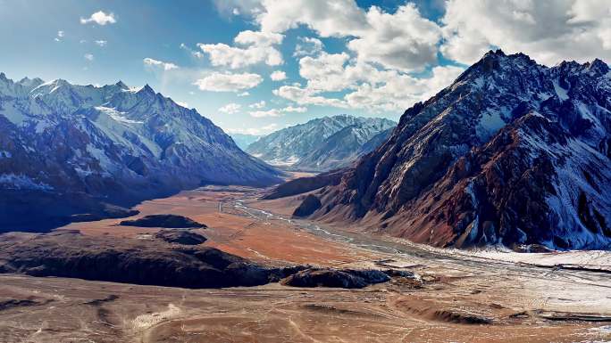 航拍新疆帕米尔高原瓦罕走廊与兴都库什山脉