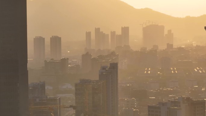 城市 工地 塔吊 夕阳 楼盘建设