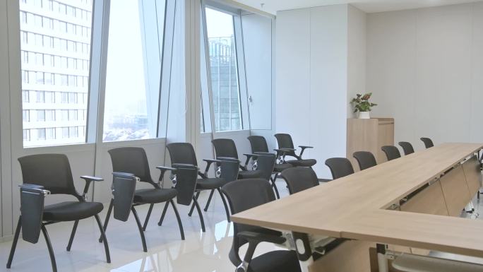 商务公司明亮整洁办公会议室空境