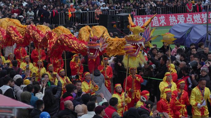 贵州榕江村超现场安检 热闹场面