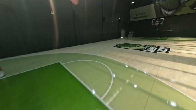 穿越机航拍室内篮球馆特写投篮扣篮运动项目