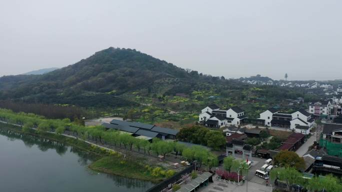 春日细雨中的苏州太湖三山岛航拍