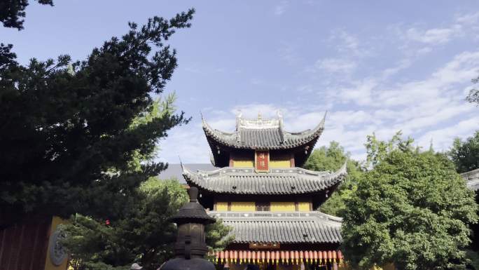 上海龙华寺千年古刹佛教老寺庙钟楼宗教信仰