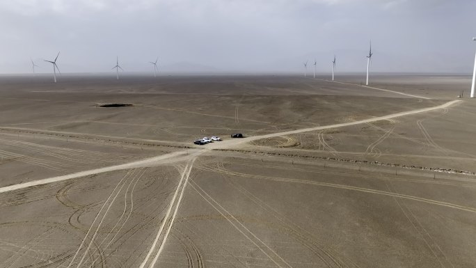 风力太阳能发电沙漠风车4K