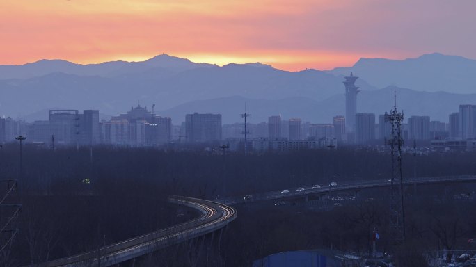 高清实拍春节北京机场快线和奥林匹克塔