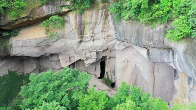 西樵山石燕岩采石场遗址