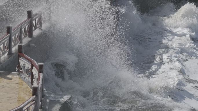 航拍威海环翠孙家疃葡萄滩海水浴场海岸海浪