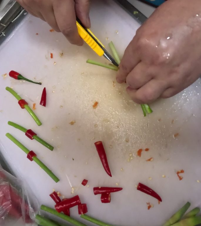 川菜红烧鸡的制作工艺过程