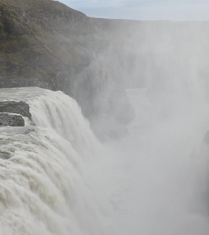 黄金瀑布，冰岛黄金圈的景观，汹涌的瀑布
