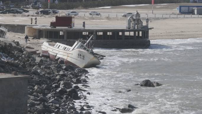 航拍威海环翠孙家疃葡萄滩海水浴场海岸海浪