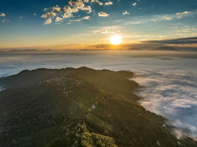 航拍景迈山茶山朝霞延时摄影