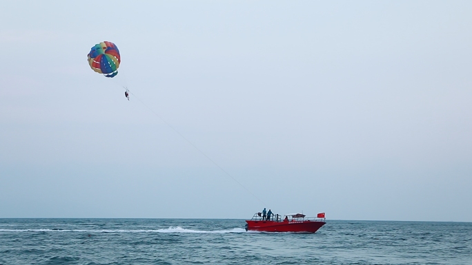 大梅沙海上滑翔伞快艇海浪海岸沙滩