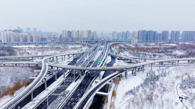 下雪后的城市景色