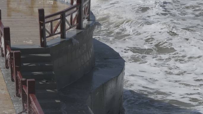 航拍威海环翠孙家疃葡萄滩海水浴场海岸海浪