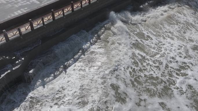 航拍威海环翠孙家疃葡萄滩海水浴场海岸海浪