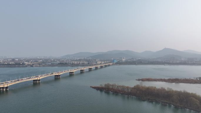 航拍襄阳汉江长虹大桥湿地城市风光
