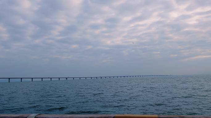 V1-0239海上游轮海面海水港珠澳大桥