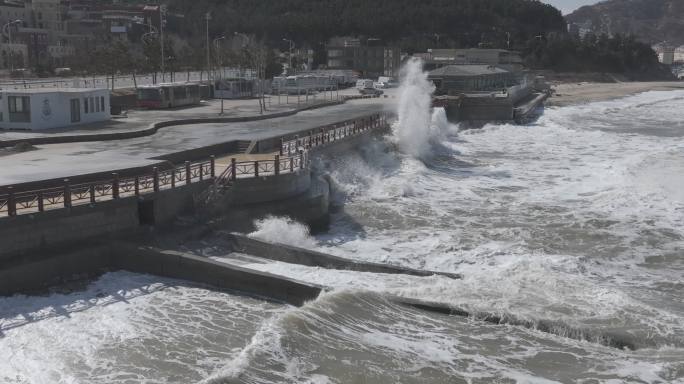 航拍威海环翠孙家疃葡萄滩海水浴场海岸海浪