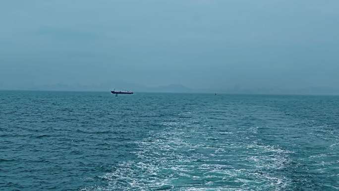 V1-0180海上游轮海面海水风光拖尾