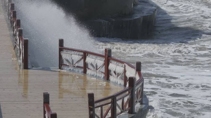 航拍威海环翠孙家疃葡萄滩海水浴场海岸海浪