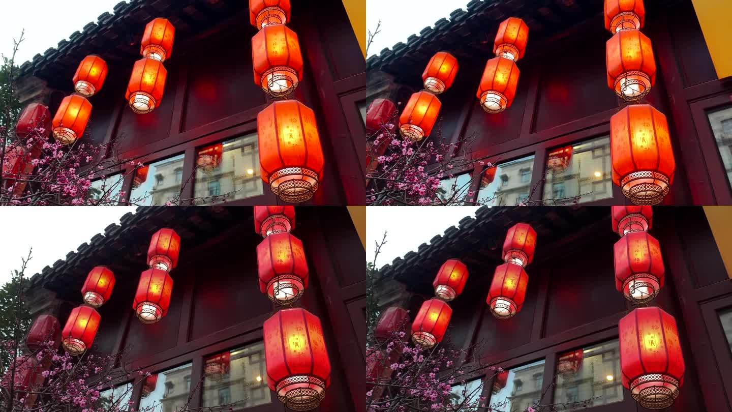 中式建筑上的红色灯笼