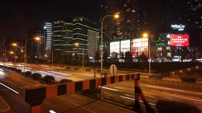 北京东直门桥晚上车流轨迹延时