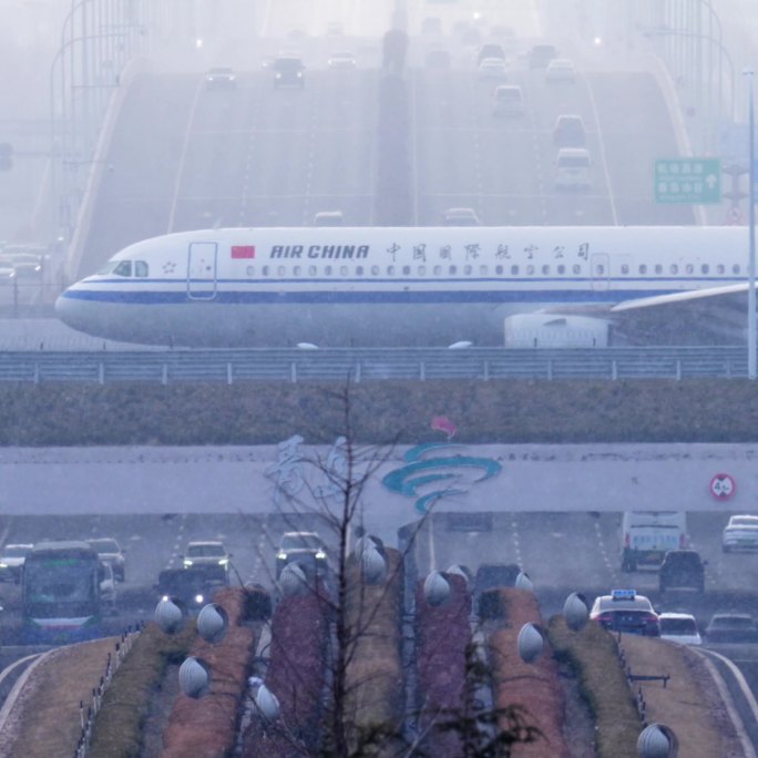 青岛胶东国际机场雪景
