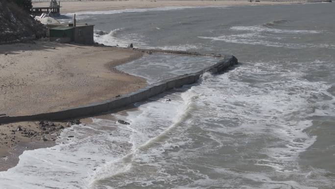 航拍威海环翠孙家疃葡萄滩海水浴场海岸海浪