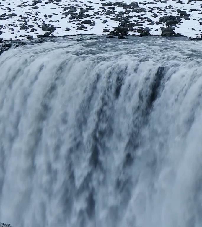 黛提瀑布，冰岛水流量最大的瀑布