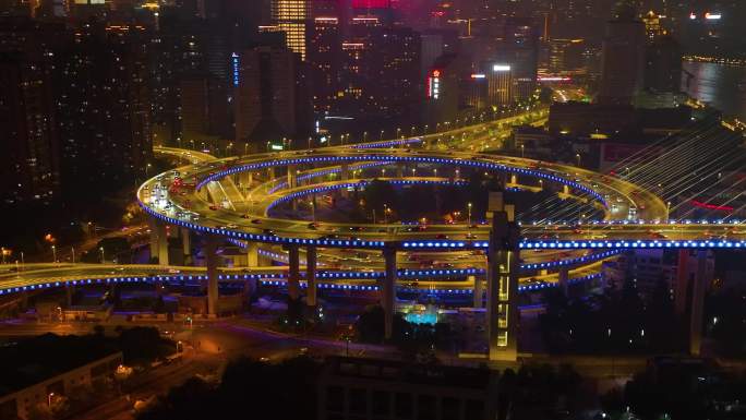 上海市黄浦区黄浦江南浦大桥桥梁夜晚夜景车