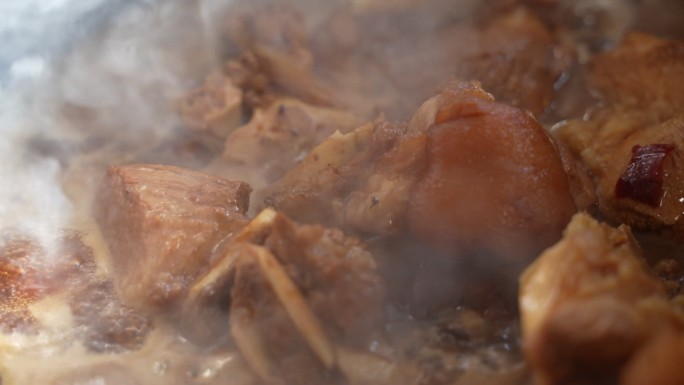 美食红烧肉大锅烹饪疯狂冒泡