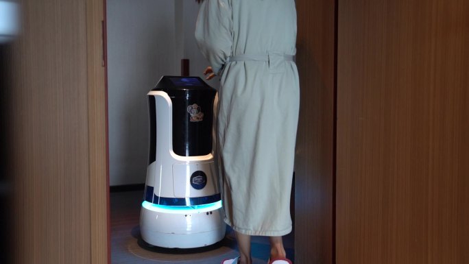 【升格】高端智能酒店送餐机器人上门送水